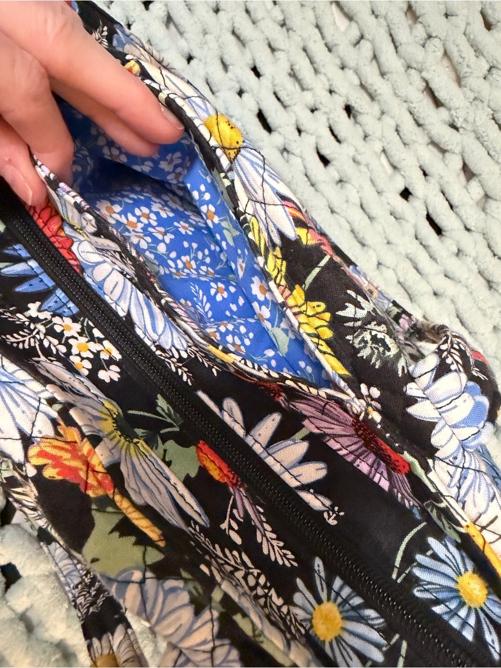Vera Bradley Black Quilted Floral Tote with Multi-Color Blooms Great Condition - Picture 4 of 17